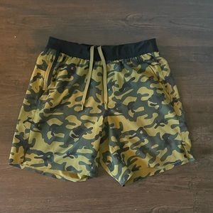 Ten thousand interval shorts, Teton camo